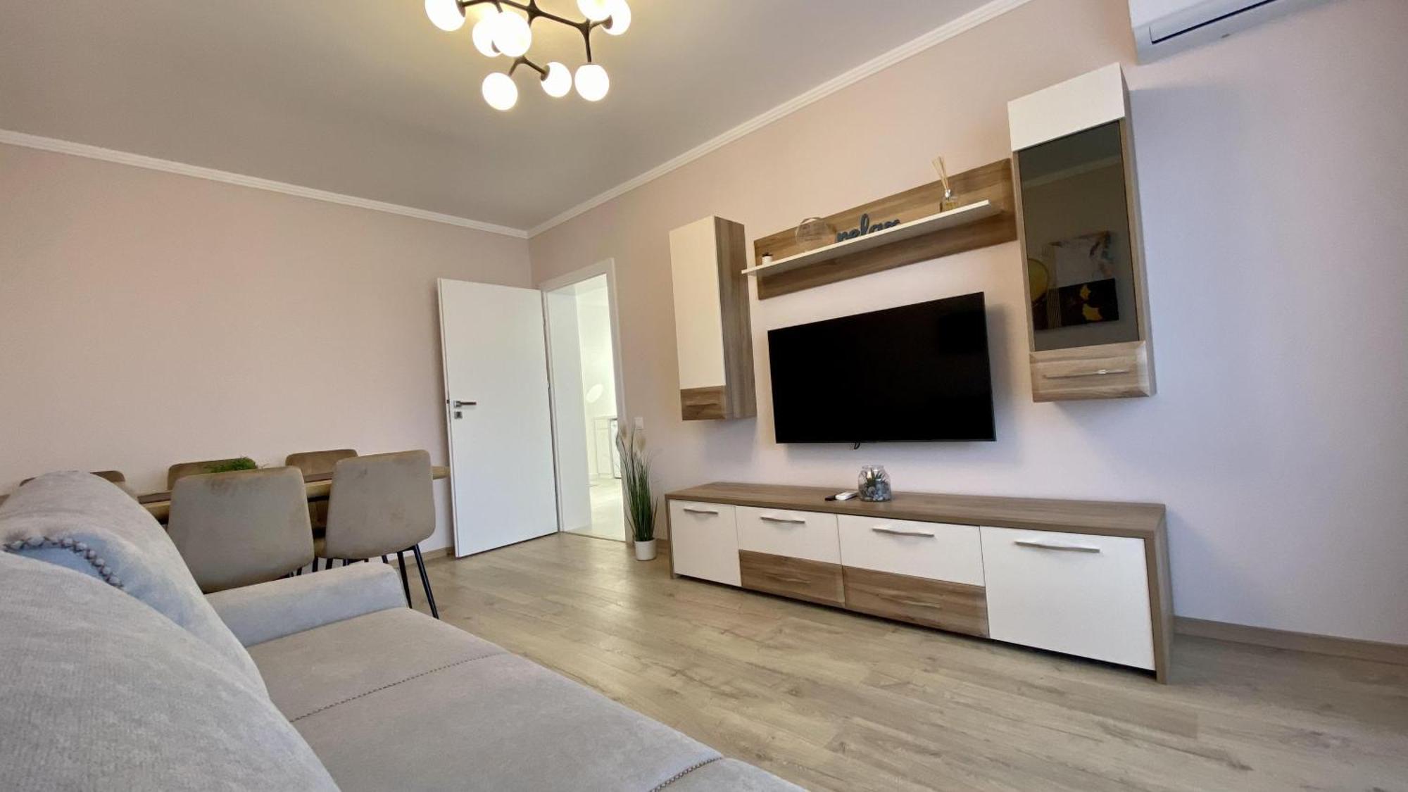 This Is Us Apartments Oradea Exterior photo
